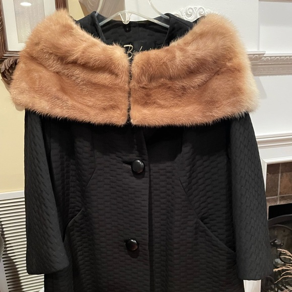 Bambergers vintage mink collar coat - Picture 1 of 12